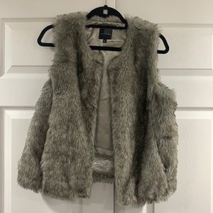 Faux fur vest size m/l